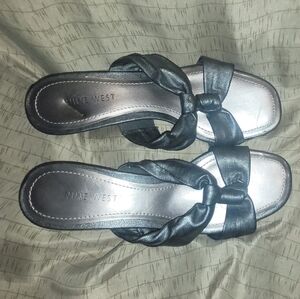 Womens Size 6M Sandals Gray/silver Color